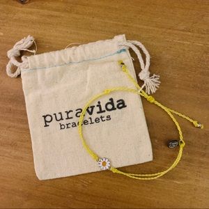 daisy charm bracelet